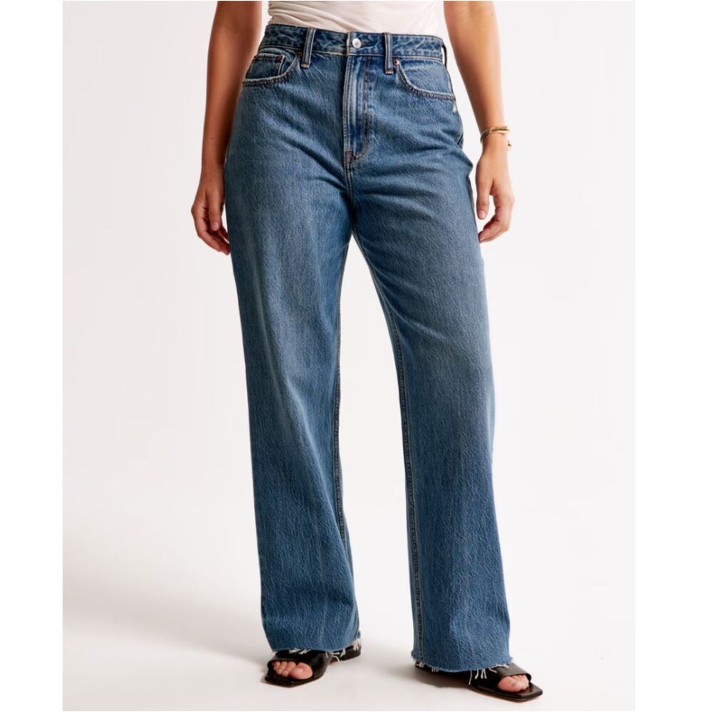 Abercrombie & Fitch High-Rise Wide Leg Jeans - Medium Blue